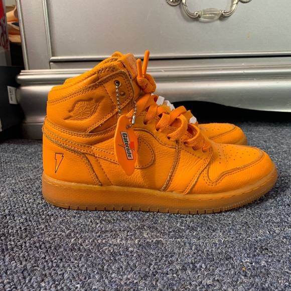 Orange Gatorade retro 1’s - Picture 3 of 4